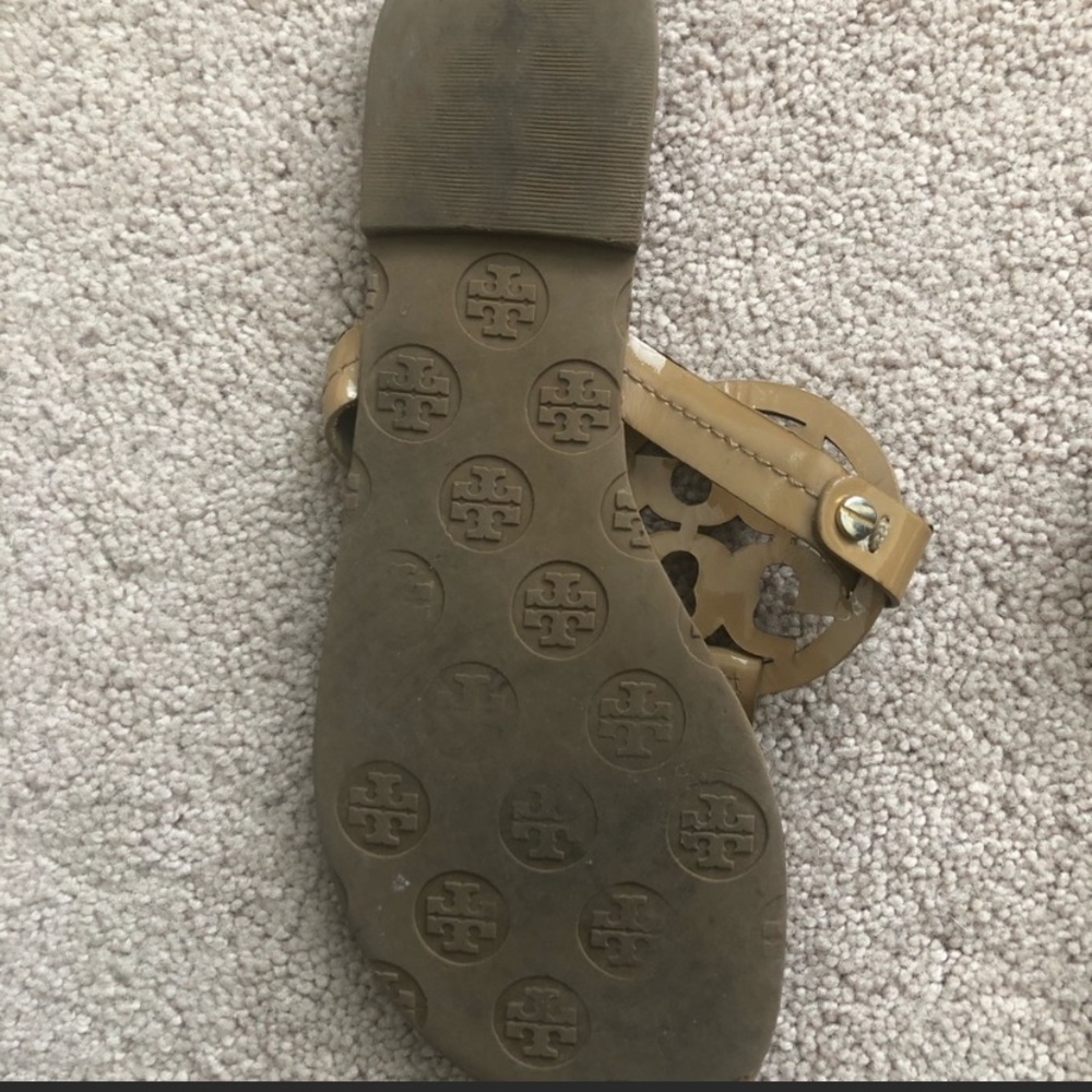 ✨SOLD ✨Tory Burch patent leather Miller sandal | 8 - Picture 3 of 4